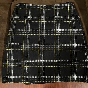 Skirt size 6 brand Bandolino worn few times in great condition non smoking house